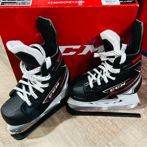 Like NEW! Youth CCM Skates